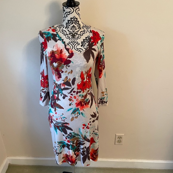 Tommy Bahama floral super comfy slanted v-neck dress - great for any weather - Picture 4 of 4